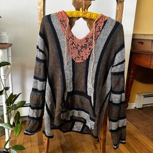 Gimmicks by BKE drug rug hoodie, size large